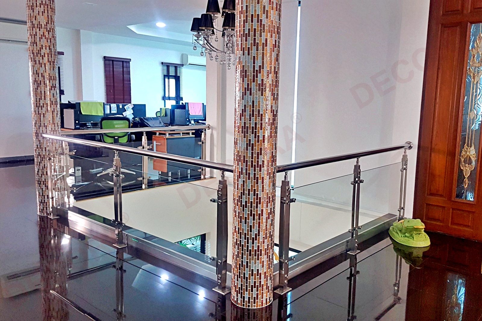 ผลงานราวกันตก ราวระเบียง กระจก BL-604 บ้านคุณศิริวัฒน์ By DECORA