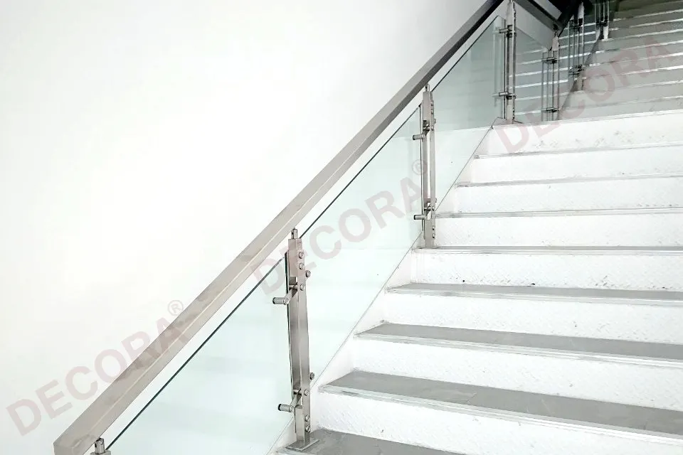 ผลงานการติดตั้งราวบันไดกระจก BL-604 บริษัท เซ็ปต้าเอนจิเนียริ่งแอนด์เซอร์วิส จำกัด By DECORA