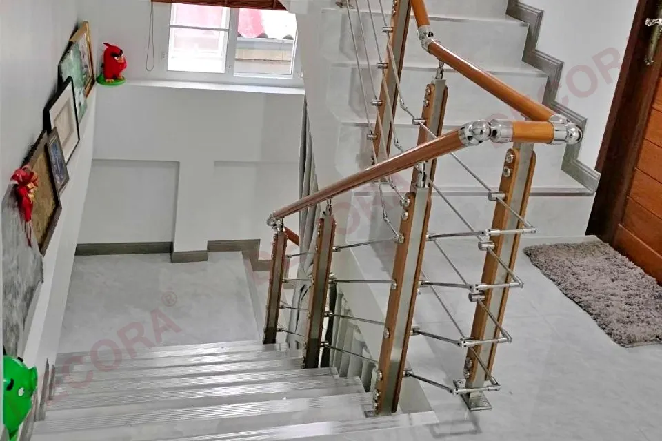 ผลงานการติดตั้งราวบันได ราวระเบียง ราวกันตก สเตนเลส BL-527 อาคารยูเรนัส By DECORA