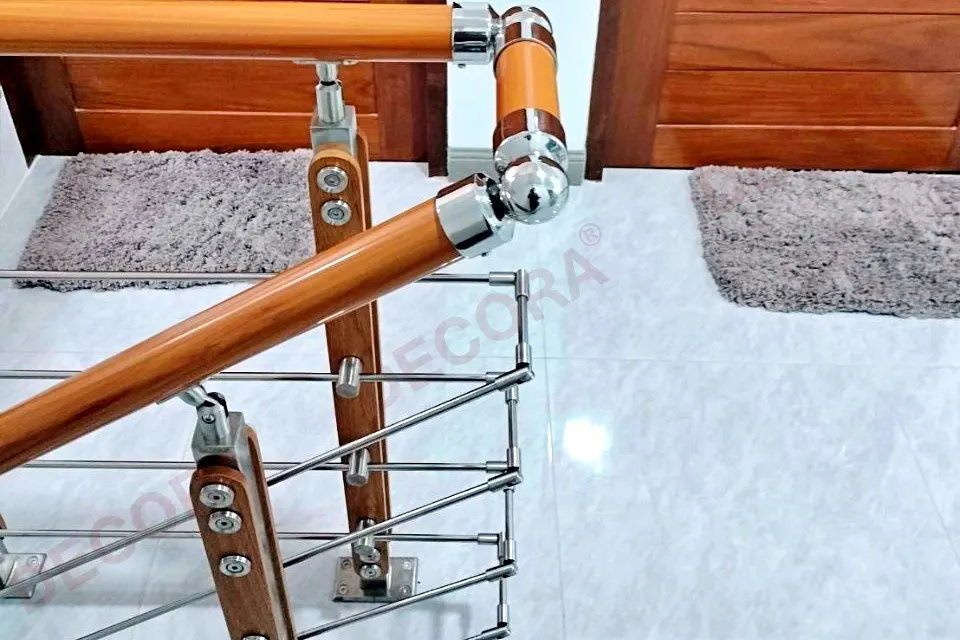 ผลงานการติดตั้งราวบันได ราวระเบียง ราวกันตก สเตนเลส BL-527 อาคารยูเรนัส By DECORA