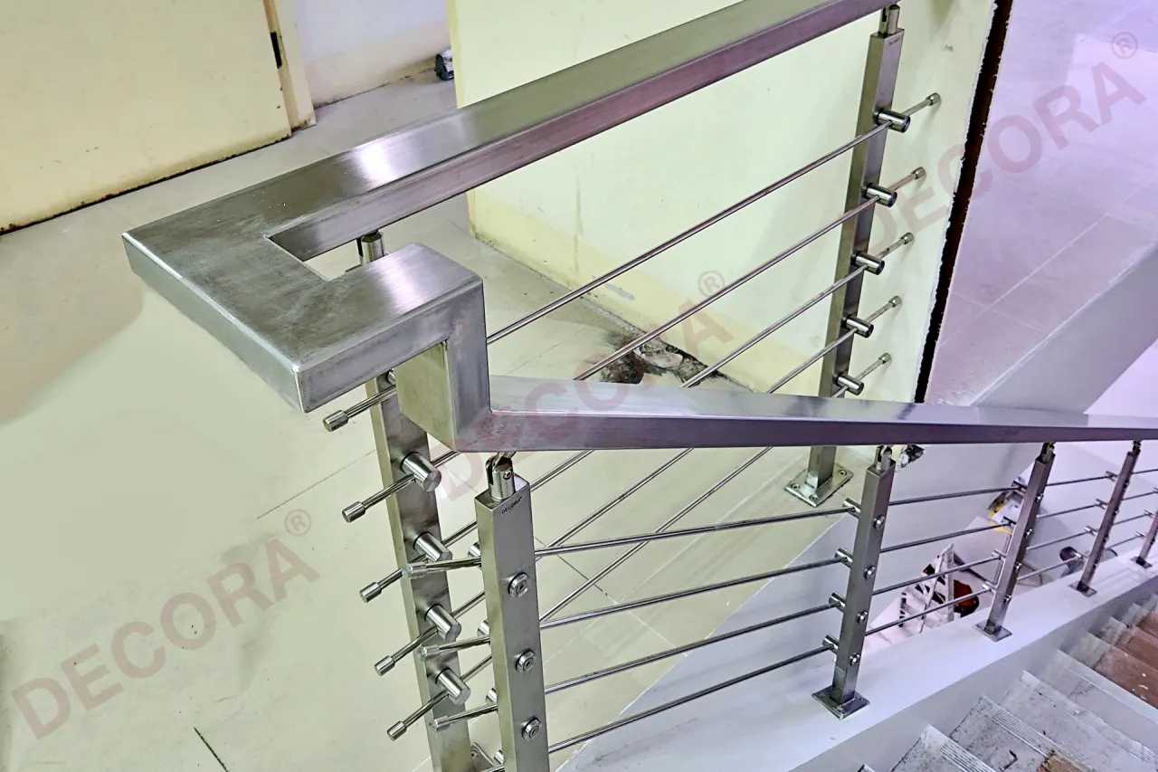 ผลงานการติดตั้งราวบันได ราวระเบียง ราวกันตก สเตนเลส BL-613 อาคารของคุณศิริพร By DECORA