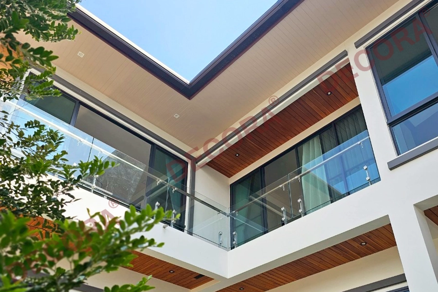 DECORA Luxury glass stair railing and balcony railing GL-04