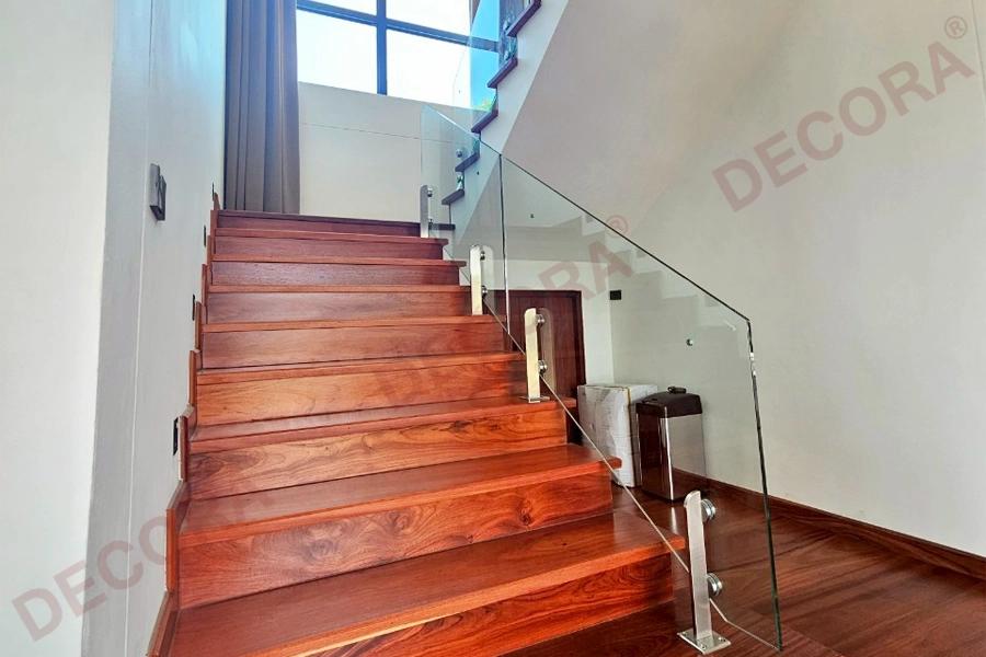 DECORA Luxury glass stair railing and balcony railing GL-04