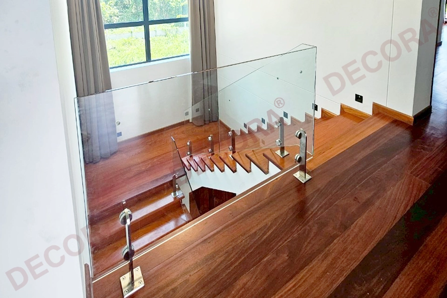 DECORA Luxury glass stair railing and balcony railing GL-04