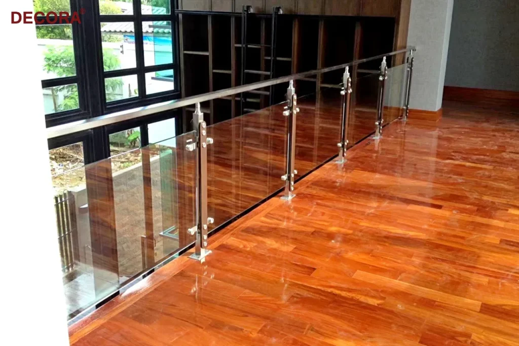 ราวระเบียง ราวกันตกกระจก