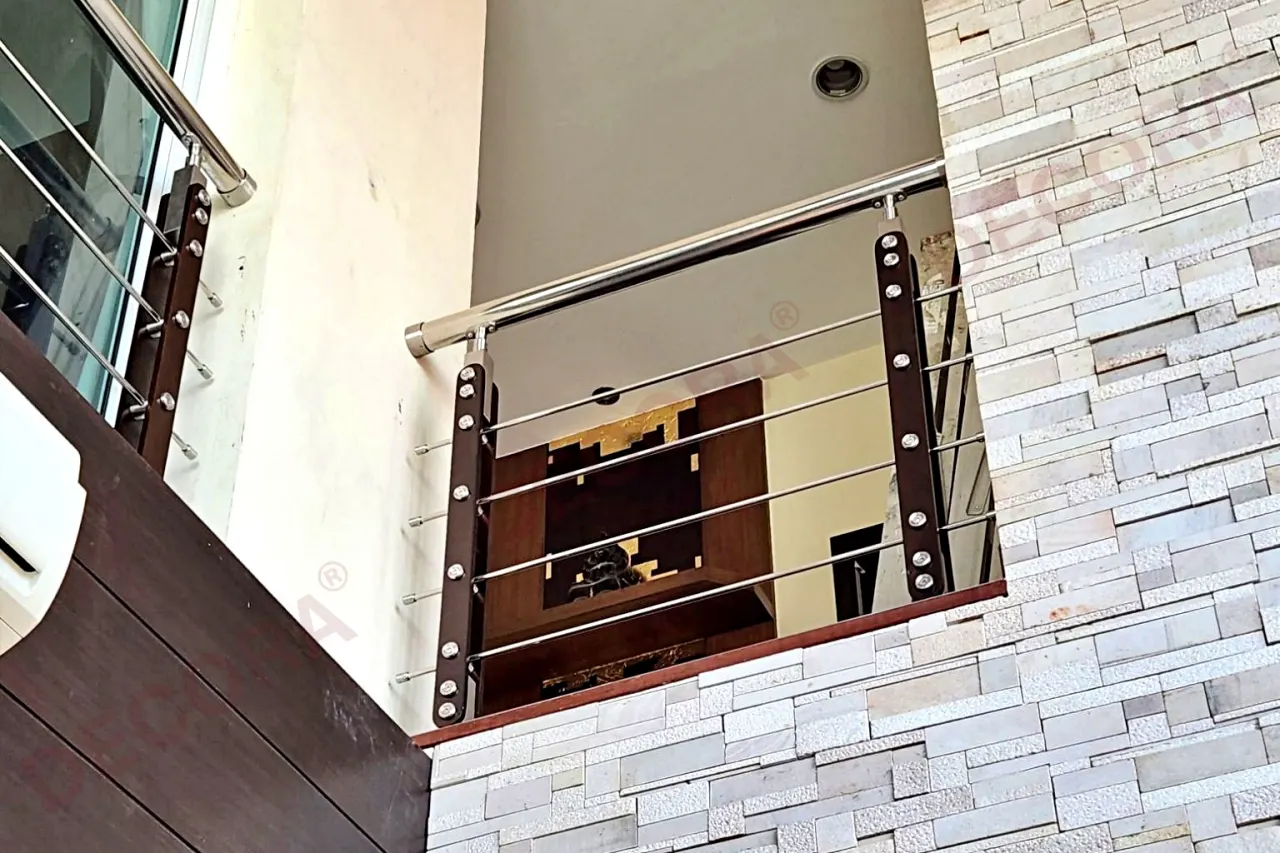 ผลงานการติดตั้งราวบันได ราวระเบียง ราวกันตก BL-517 บ้านคุณนินาท By DECORA