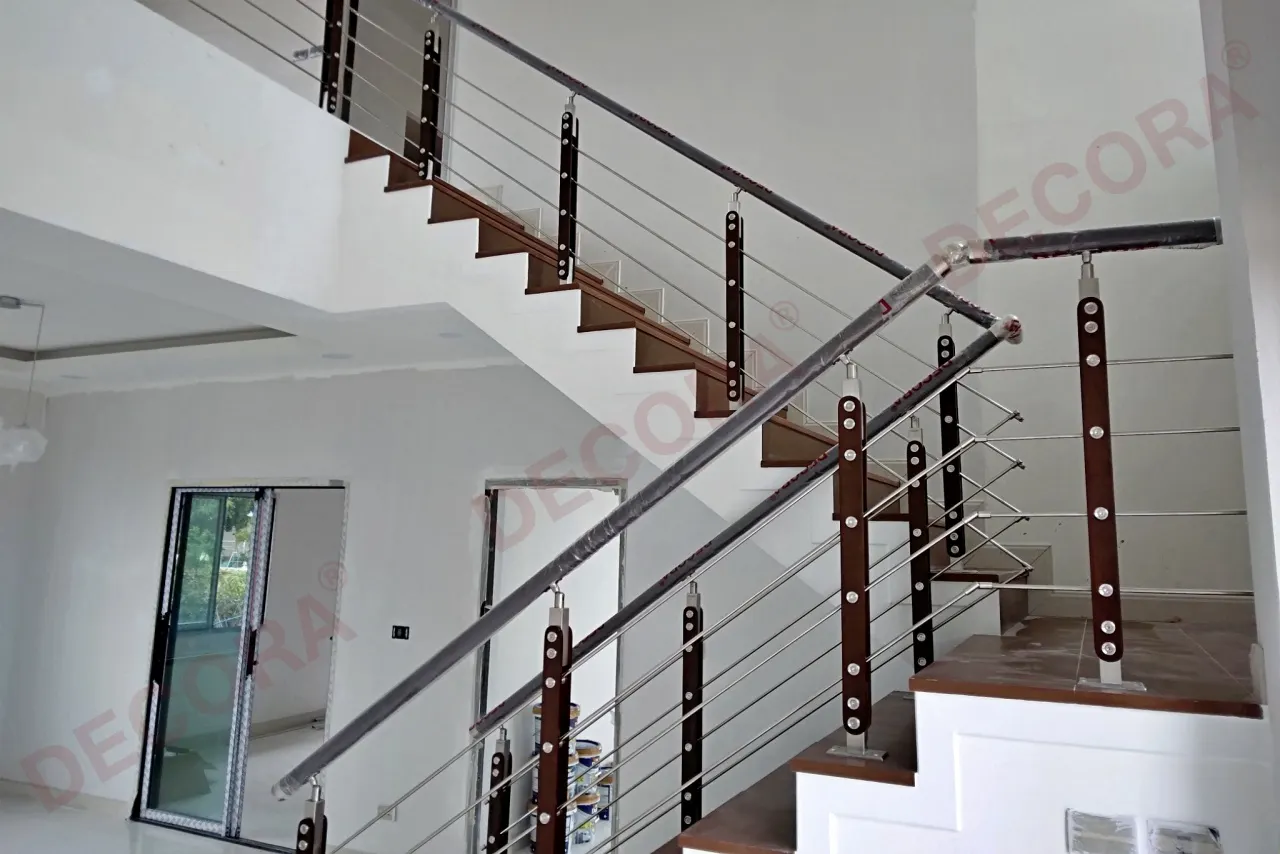 ผลงานการติดตั้งราวบันได ราวระเบียง ราวกันตก BL-517 บ้านคุณเกศณี By DECORA