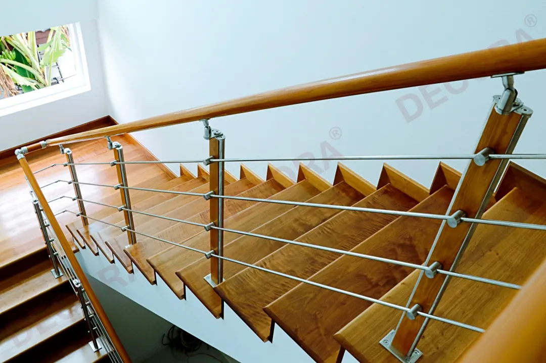 ผลงานการติดตั้งราวบันได ราวระเบียง ราวกันตก BL-514 บ้านคุณสมภพ By DECORA